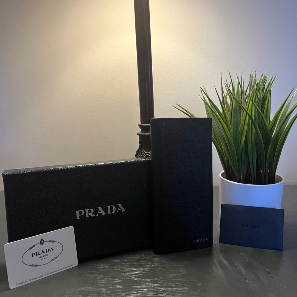 Prada Wallet Vertical - Picture 4 of 4